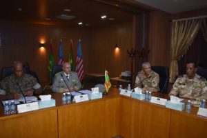 Le ministre de la Défense s’entretient avec le Commandant d’AFRICOM.