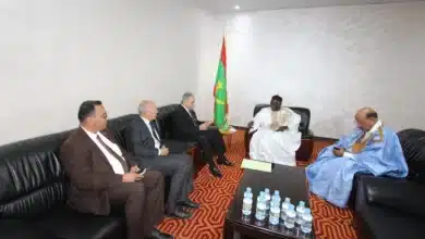 Photo de Le premier vice-président de l’Assemblée nationale reçoit l’ambassadeur de Palestine