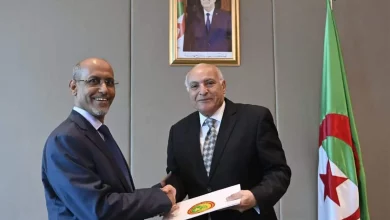 Photo de Ahmed Attaf reçoit le nouvel ambassadeur de Mauritanie à Alger | INTERLIGNES
