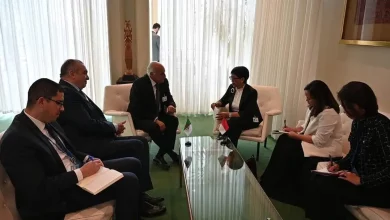 Photo de Le ministre Attaf s&rsquo;entretient à New York avec son homologue indonésienne