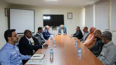 Photo de Le Président effectue une visite à la Mauritania Airlines