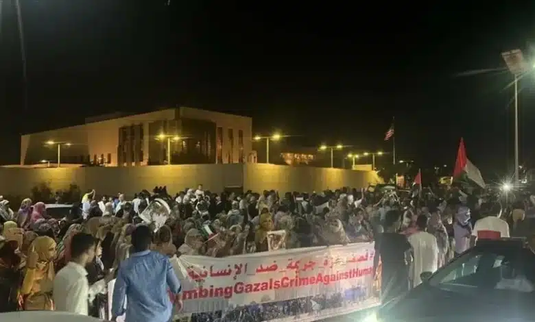 Photo de Agression israélienne à Gaza : Manifestation devant l’ambassade américaine…