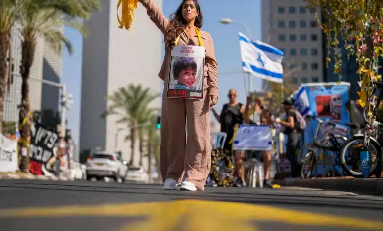 Photo de De nombreux Israéliens sont furieux des efforts chaotiques de leur gouvernement  pour ne pas être venu à leur secours