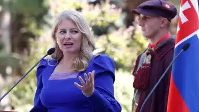 Photo de Le président slovaque prête serment dans un nouveau cabinet…