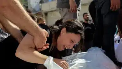 Photo de Fosses communes, corps non réclamés et cimetières surpeuplés.