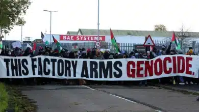 Des manifestants pro-palestiniens bloquent les fournisseurs militaires au Royaume-Uni et aux États-Unis 10 Photo de Des manifestants pro-palestiniens bloquent les fournisseurs militaires au Royaume-Uni et aux États-Unis