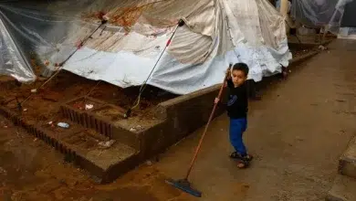 Photo de Khan Younis, les eaux usées coulent dans les rues de Gaza