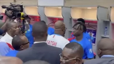 Photo de Incroyable ! Après la victoire de la RDC sur la Mauritanie (2-0), Tshisekedi fait un crochet dans les vestiaires