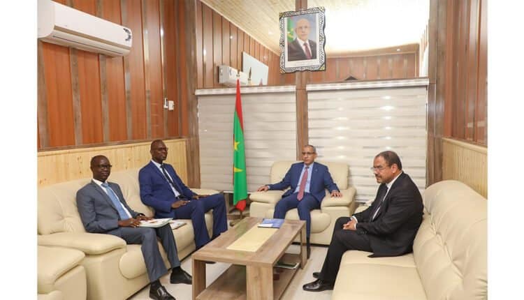 Photo de Le ministre de l’Intérieur s’entretient avec l’ambassadeur du Sénégal