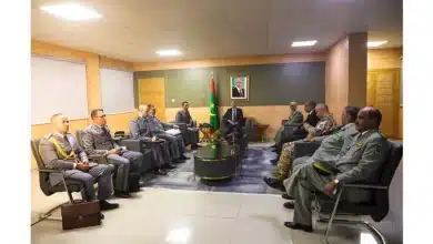 Photo de Le ministre de la Défense nationale s’entretient avec l’Inspecteur général des Forces armées royales marocaines
