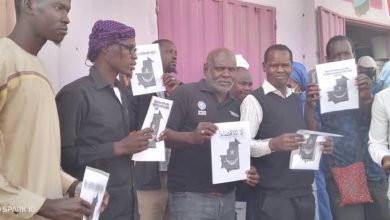 Photo de Sit-in devant le centre d’enrôlement de la polyclinique de Nouakchott pour dire Non à la date du 31 décembre 2023