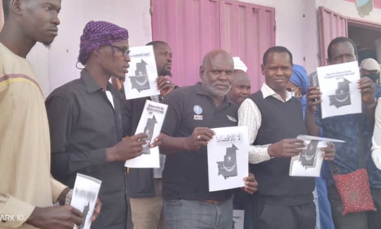 Sit-in devant le centre d’enrôlement de la polyclinique de Nouakchott pour dire Non à la date du 31 décembre 2023 10 Photo de Sit-in devant le centre d’enrôlement de la polyclinique de Nouakchott pour dire Non à la date du 31 décembre 2023