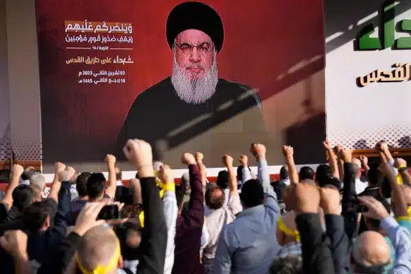 Photo de Des milliers de personnes se sont rassemblées à Beyrouth …