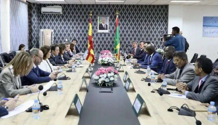 Photo de Le ministre des Affaires étrangères s’entretient avec son homologue espagnol