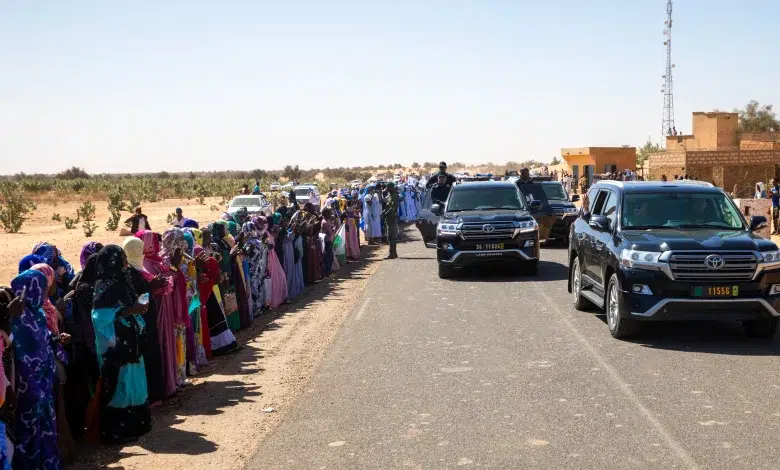 Photo de Tournée du président : accueil chaleureux à Monguel