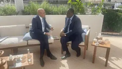 Photo de Le Président de la République s’entretient avec le président sénégalais.