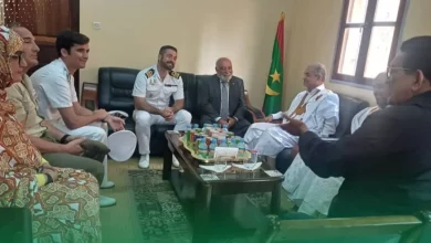 Nouadhibou : le député-maire reçoit le capitaine du navire espagnol TONADO P-44 (Photos) 9 Photo de Nouadhibou : le député-maire reçoit le capitaine du navire espagnol TONADO P-44 (Photos)