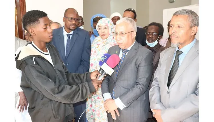 Photo de Le ministre de l’Éducation nationale visite l’Institut des langues