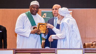 Adama Barrow reçoit le prix de "L'Afrique pour la promotion de la paix" 4 Photo de Adama Barrow reçoit le prix de « L’Afrique pour la promotion de la paix »
