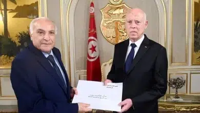 Photo de Attaf remet un message du président de la République à son homologue tunisien