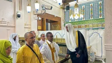 Photo de Le Premier ministre visite la mosquée du Prophète