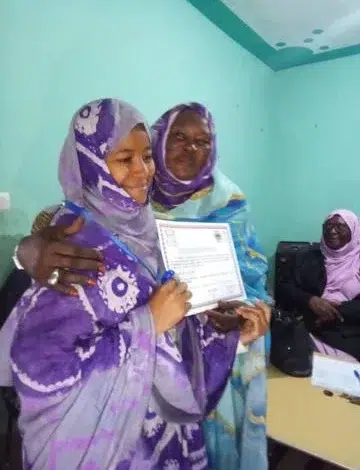 Photo de Dar-Naim : cérémonie de remise d’attestations à 22 jeunes filles sur la couture