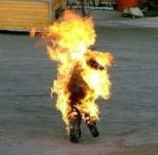 Nouakchott: un homme a tenté de s'immoler par le feu! 4 Photo de Nouakchott: un homme a tenté de s’immoler par le feu!