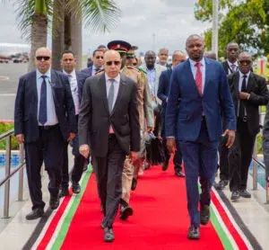 Le président de l’Union africaine arrive à Nairobi