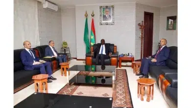 Photo de Le MAE reçoit l’ambassadeur d’Algérie, après le mini-sommet du Maghreb en Tunisie.