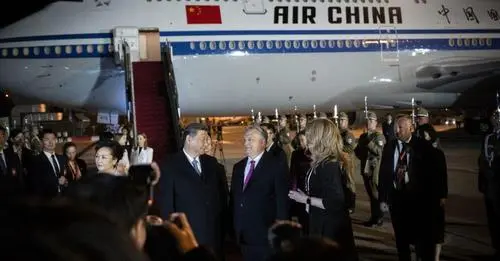 Photo de Le président chinois a été reçu au château de Buda, il négociera avec Orbán