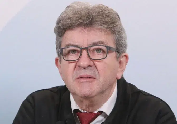 Photo de Visite de Pastef chez les putschistes, Mélenchon à Dakar…
