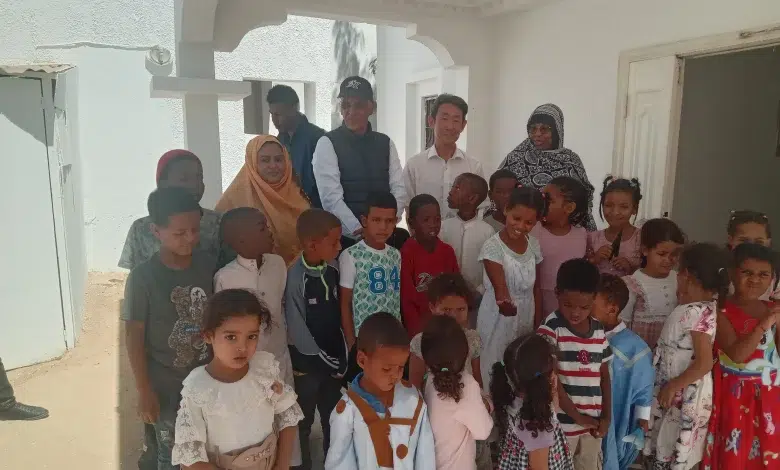 Rencontre culturelle entre l’ambassadeur du Japon en Mauritanie et des enfants au siège de l’ONG OAEMSD