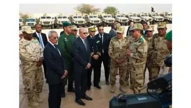 Photo de Le Président de la République visite du matériel militaire