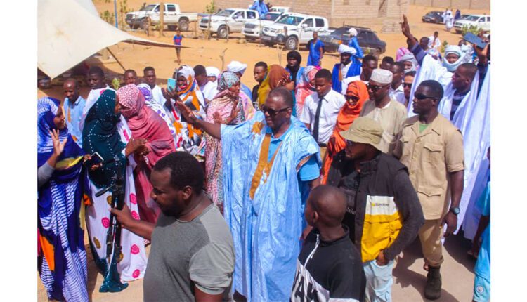 Photo de Biram Dah Abeid anime des meetings de campagne en Assaba