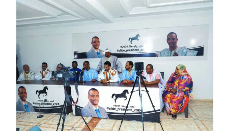 Photo de Le candidat, Elid Mohameden MBarek tient un point de presse