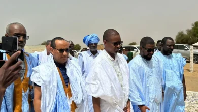 Photo de Mohamed Ould Bilal Messoud bat campagne, au Trarza, en enchaînant des réunions.