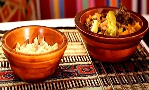 Photo de Djanet: « Tedjella », plat traditionnel très sollicité par les touristes convergeant vers la région du Tassili-N’Ajjer