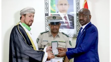 Photo de Le ministre des Affaires étrangères décorre plusieurs diplomates accrédités en Mauritanie