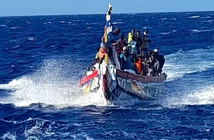 morts El Hierro Maritime Rescue sauve un canoë