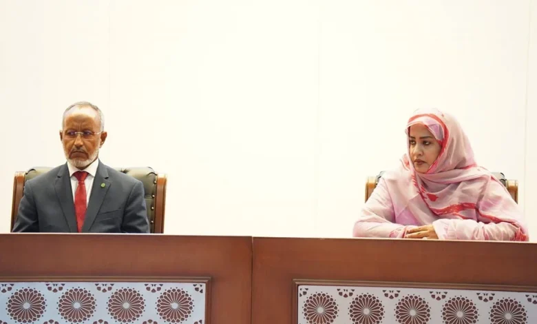 Photo de La Première Dame supervise une1ère conférence scientifique