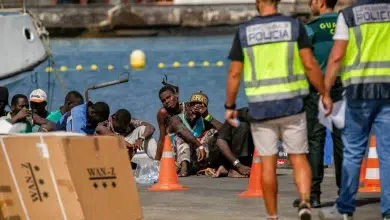 Photo de 122 migrants secourus qui se trouvaient sur deux cayucos dans les eaux près d’El Hierro et de Tenerife