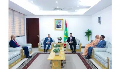 Photo de Le Premier ministre reçoit l’ambassadeur d’Algérie