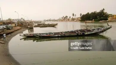 Photo de Matam : des habitants de Gourel Défa évacuent leurs maisons à cause de la montée des eaux du fleuve