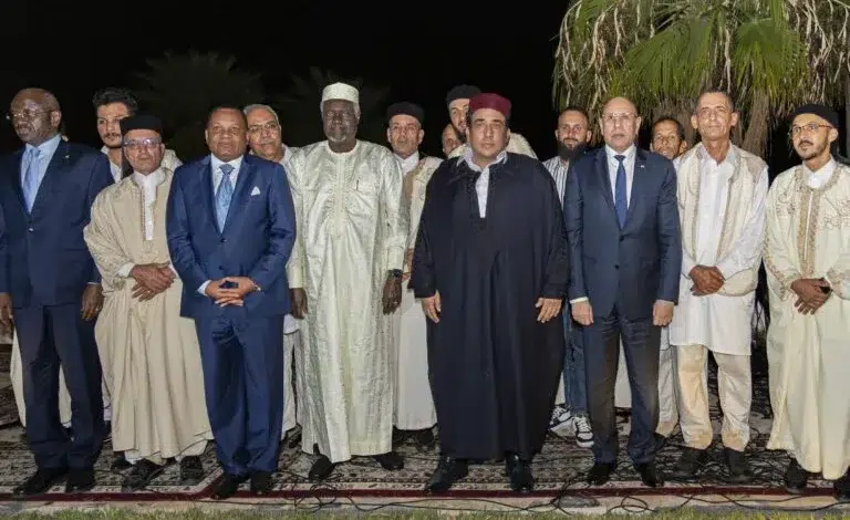 Photo de Le Président de la République assiste à un dîner de travail à Tripoli