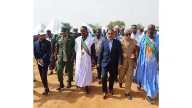 Photo de Trarza : Le DG de TAAZOUR visite des villages sinistrés