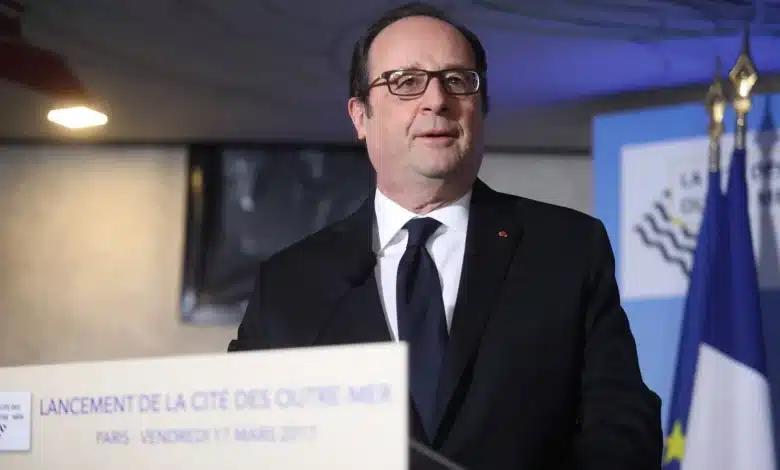 François Hollande: "La chute de Bachar Al-Assad met un terme à une guerre civile atroce qui aura duré 13 ans."