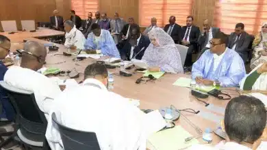 Photo de La Commission des Finances de l’Assemblée Nationale examine le budget du ministère du Commerce et du Tourisme.