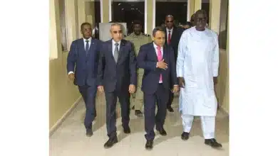 Photo de Le ministre de l’Intérieur et son homologue sénégalais visitent l’Agence nationale du registre de la population et des titres sécurisé