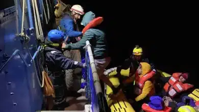 Photo de Une vingtaine de migrants toujours portés disparus après un naufrage entre la Libye et l’Italie.