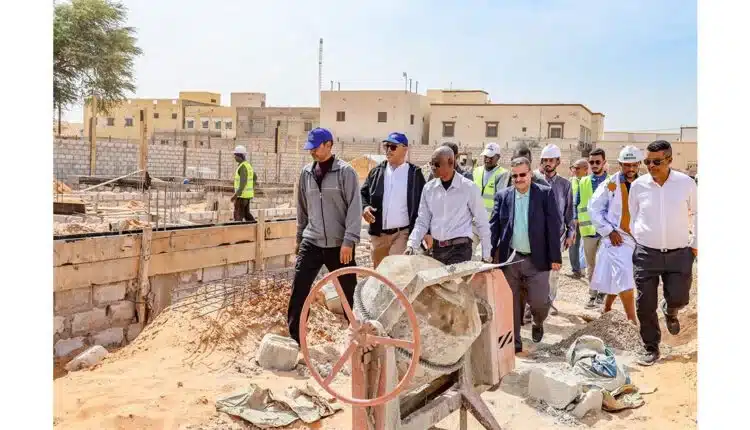 Le ministre de l’Habitat s’informe des travaux de projets éducatifs du programme de développement de Nouakchott